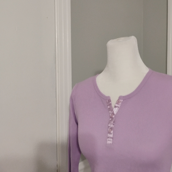 NWT 2000s DKNY Long Sleeve Waffle Henley Purple Lavender Crop Top Fits XS S - Picture 2 of 9